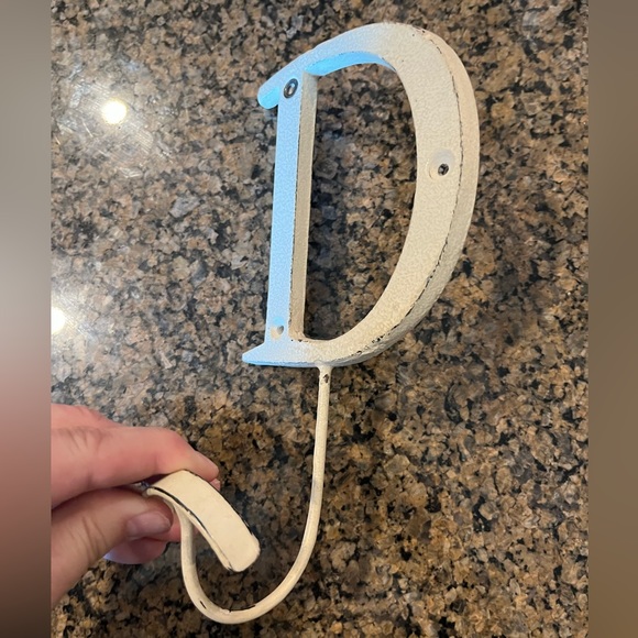 Cream/off white metal hanging letter “D” to hang towels, keys, or clothes on. - Picture 4 of 7